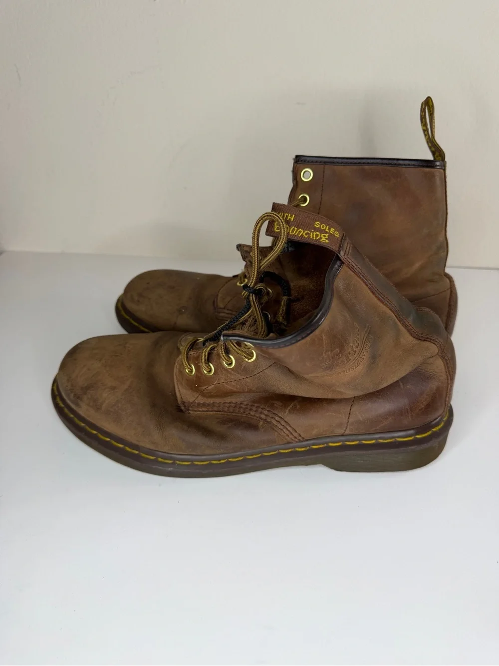 Dr. Martens durable brown